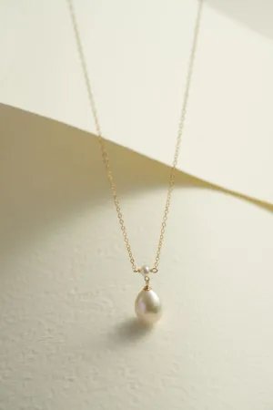 Embellished Series Plump Droplet Pearl Pendant Necklace